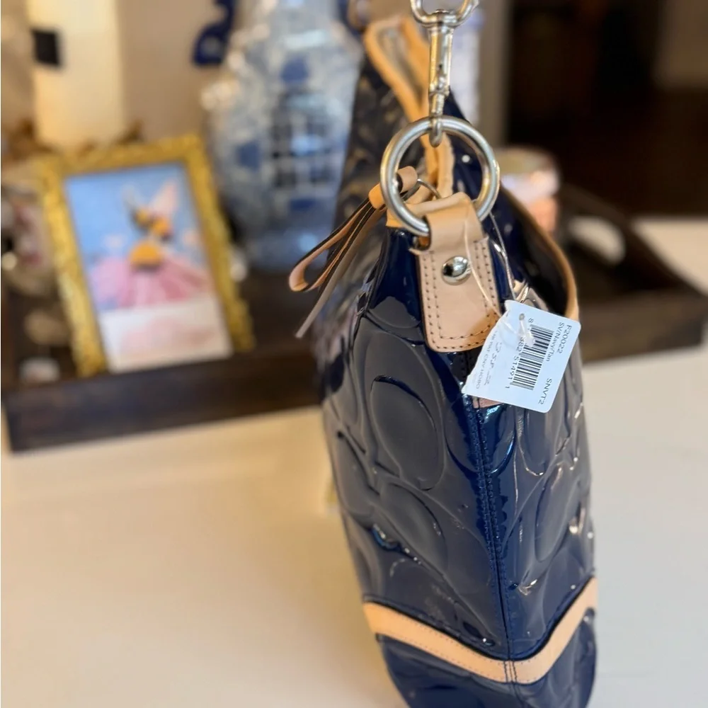 ๐๐ NWT COACH PEYTON NAVY PATIENT LEATHER BAG! - Picture 7 of 13